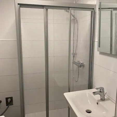 Zur Schleuse - Bis 6 Personen Mit Gem Garten * Rostock